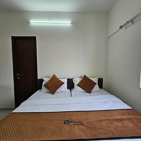 Pinaki Comfort Stay Malad Mumbai Exterior photo