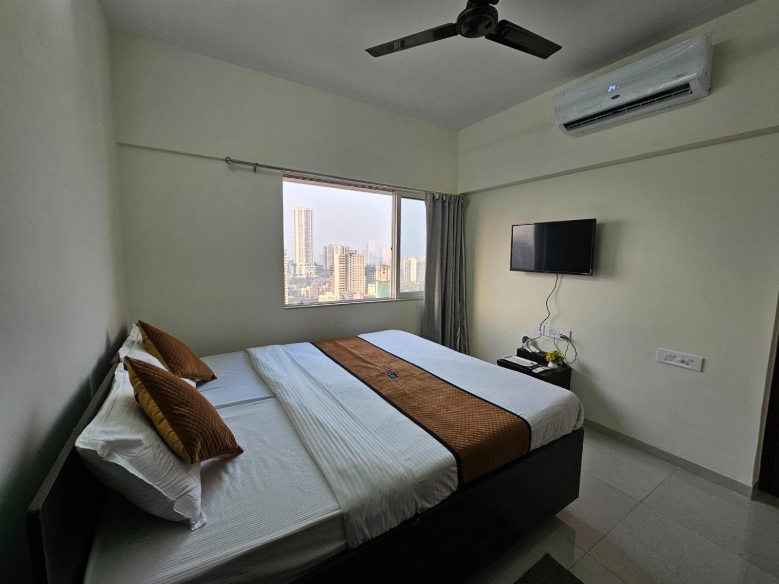 Pinaki Comfort Stay Malad Mumbai Exterior photo